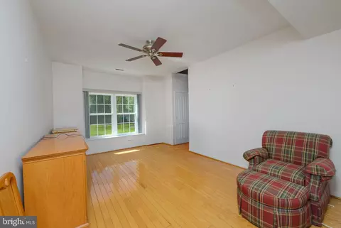 Living - 467 Sweetman Dr, Bear, DE 19701 photo 1 of 6