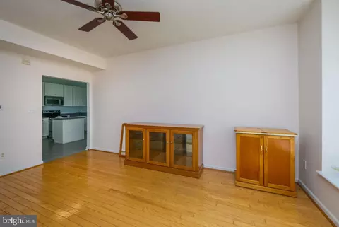 Living - 467 Sweetman Dr, Bear, DE 19701 photo 3 of 6