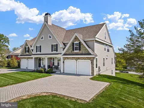 513 Valley Rd, Newark, DE 19711