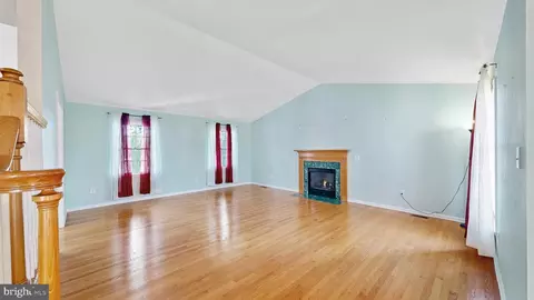 Living - 116 Greenbrier Dr, Bear, DE 19701 photo 1 of 4