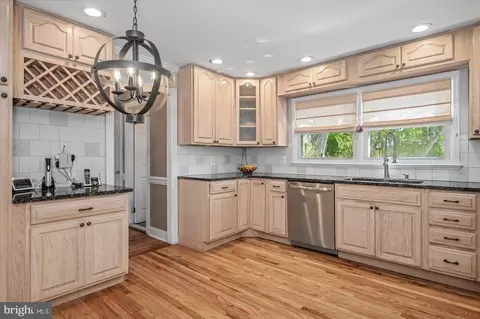 Kitchen - 20 Vassar Dr, Newark, DE 19711 photo 1 of 6