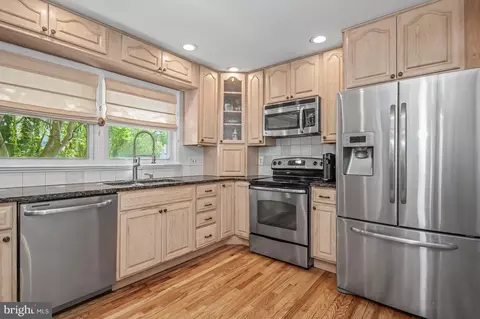 Kitchen - 20 Vassar Dr, Newark, DE 19711 photo 5 of 6