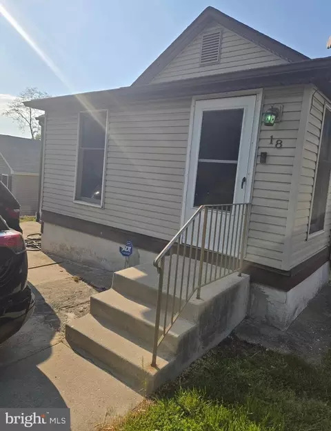 18 Newport Ave, New Castle, DE 19720