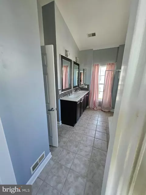 Entry Way - 14 Meridian Blvd, Bear, DE 19701 photo 10 of 17