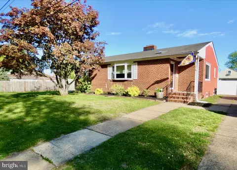 710 W 14th St, New Castle, DE 19720