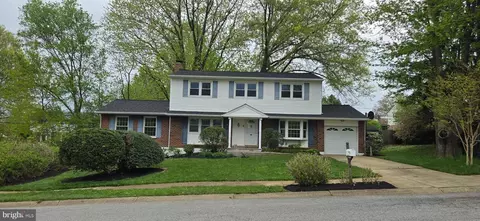 5 Crown Ct, Wilmington, DE 19810