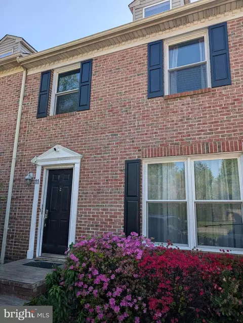 11 Wellington West Dr, Hockessin, DE 19707