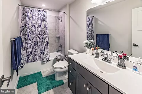 Bath - 604 Longleaf Dr, Newark, DE 19702 photo 1 of 2