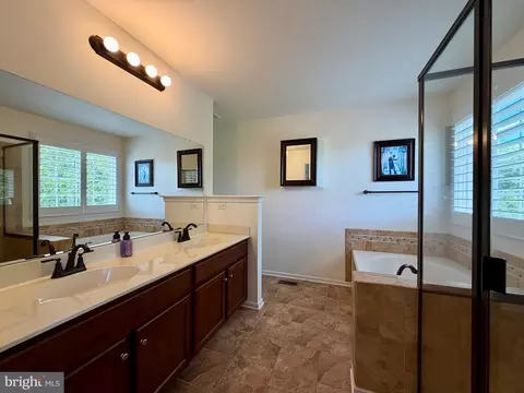 Bath - 267 Ann Dr, Middletown, DE 19709 photo 3 of 5