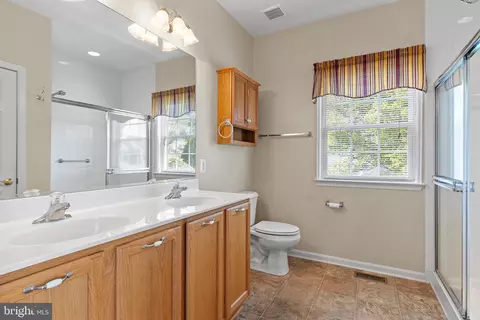 Bath - 378 Pierce Run, Newark, DE 19702 photo 1 of 2