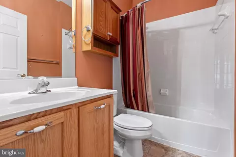 Bath - 378 Pierce Run, Newark, DE 19702 photo 2 of 2