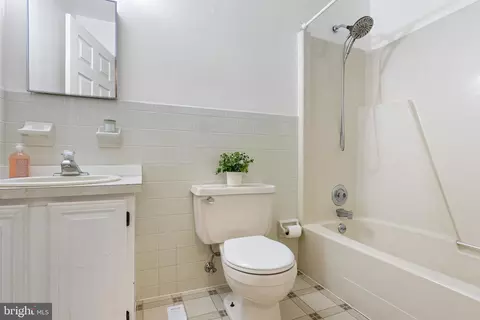 Bath - 116 Dorothy Dr, Bear, DE 19701 photo 1 of 3