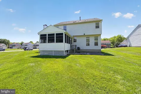 Exterior - 222 W Hope Ct, Bear, DE 19701 photo 8 of 10