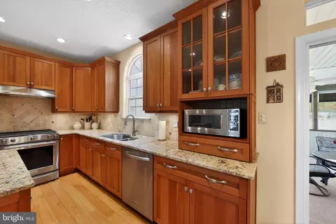 Kitchen - 222 W Hope Ct, Bear, DE 19701 photo 4 of 4
