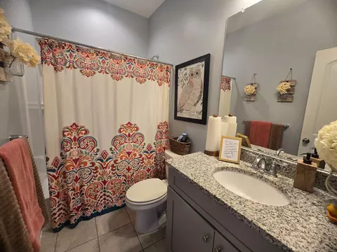 Bath - 344 Sun Blvd, Bear, DE 19701 photo 1 of 6