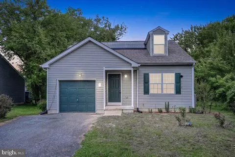 19 Arbutus Ave, New Castle, DE 19720
