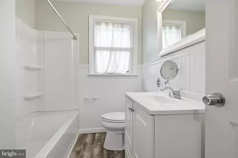 Bath - 4620 Muggleton Rd, Wilmington, DE 19808 photo 1 of 2
