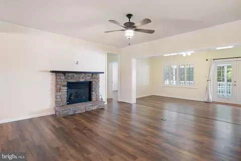 Living - 5916 Summit Bridge Rd, Townsend, DE 19734 photo 1 of 3
