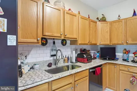 Kitchen - 623 Kendall Dr, Bear, DE 19701 photo 5 of 7