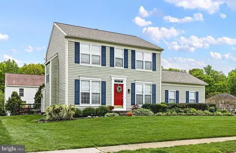 11 Buttonwood Ct, Newark, DE 19702