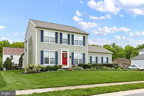 11 Buttonwood Ct, Newark, DE 19702