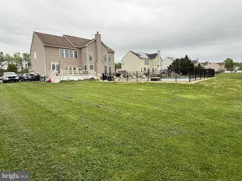74 Hempstead Dr, Newark, DE 19702
