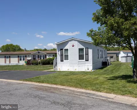933 Laura Lee Cir #187, Bear, DE 19701