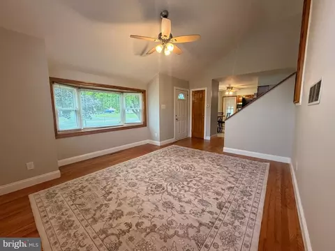 Living - 6 Lynch Farm Dr, Newark, DE 19713 photo 3 of 3