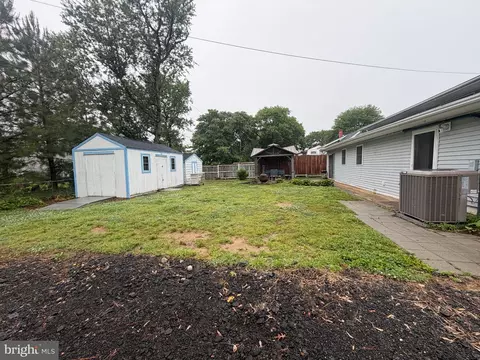 Exterior - 6 Lynch Farm Dr, Newark, DE 19713 photo 6 of 7