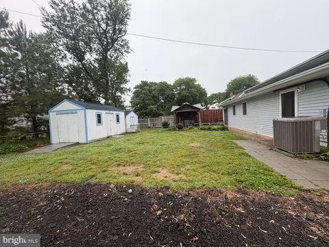 Exterior - 6 Lynch Farm Dr, Newark, DE 19713 photo 5 of 7