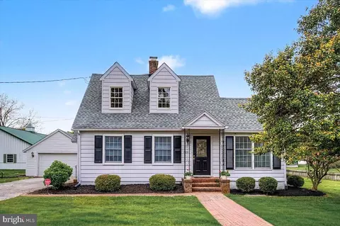 529 Clinton St, Delaware City, DE 19706