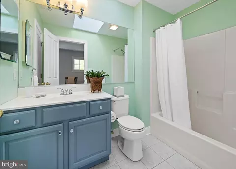 Bath - 9 E Aldine Dr, Hockessin, DE 19707 photo 5 of 5