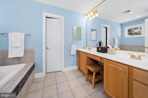 Bath - 9 E Aldine Dr, Hockessin, DE 19707 photo 1 of 5