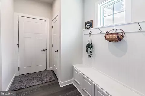 Entry Way - 311 Pine View Dr, Newark, DE 19702 photo 6 of 11
