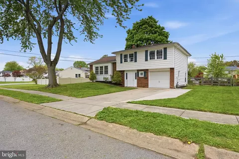 Exterior - 4 Pinedale Rd, Newark, DE 19711 photo 2 of 7
