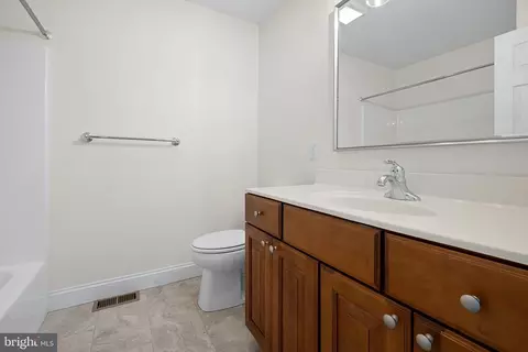 Bath - 104 Sutton Way, Newark, DE 19711 photo 2 of 2