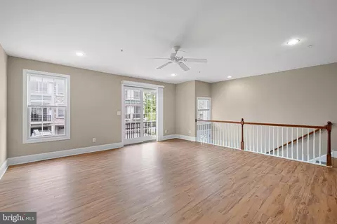 Living - 104 Sutton Way, Newark, DE 19711 photo 2 of 3