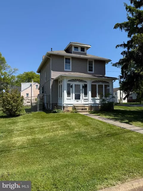 100 Washington Ave, Elsmere, DE 19805