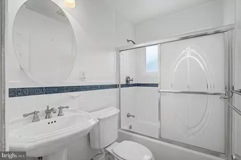 Bath - 602 Shue Dr, Newark, DE 19713 photo 1 of 1