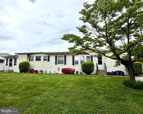 16 Lee Dr #643, Wilmington, DE 19808