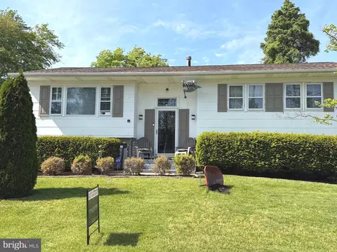 26 Alwyn Rd, Newark, DE 19713
