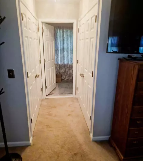 Entry Way - 8 Glen View Pl, Newark, DE 19711 photo 3 of 3