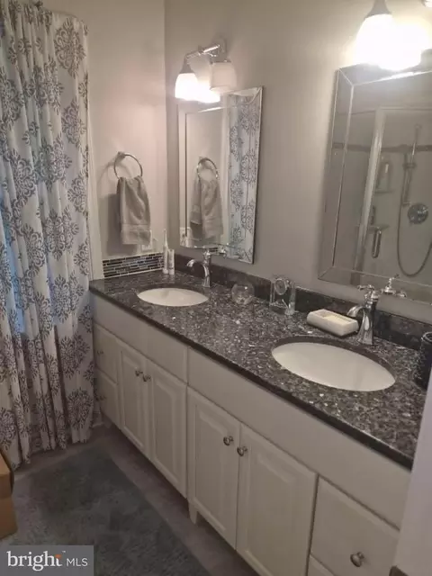 Bath - 8 Glen View Pl, Newark, DE 19711 photo 1 of 1