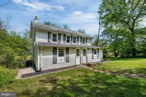 Exterior - 16 White Clay Dr, Newark, DE 19711 photo 4 of 8