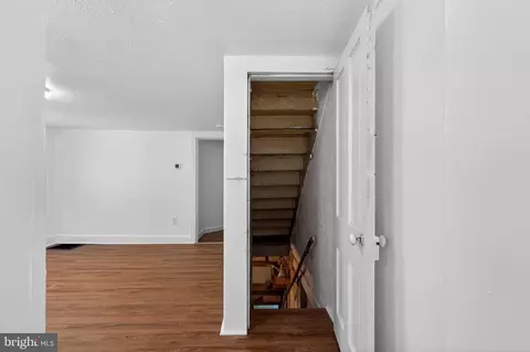 Entry Way - 16 White Clay Dr, Newark, DE 19711 photo 3 of 6