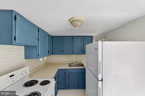 Kitchen - 16 White Clay Dr, Newark, DE 19711 photo 3 of 3