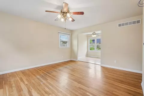 Living - 120 E Rutherford, Newark, DE 19713 photo 5 of 5