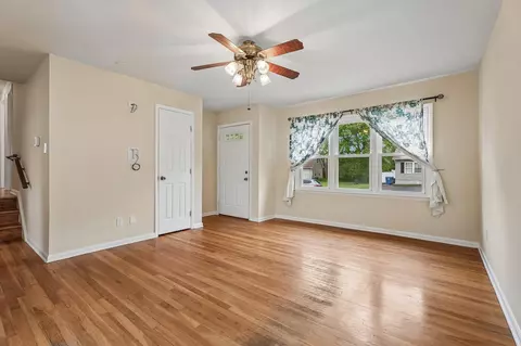 Living - 120 E Rutherford, Newark, DE 19713 photo 2 of 5