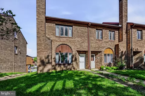 27 Servan Ct, Wilmington, DE 19805