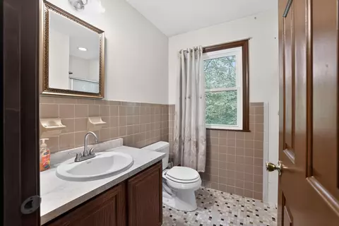 Bath - 6 Donna Dr, Bear, DE 19701 photo 1 of 2